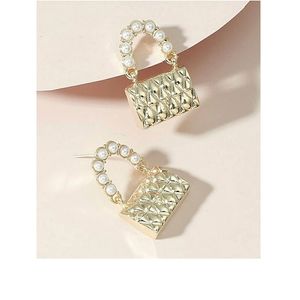 FAUX PEARL GOLD TONE PURSE EARRING "NWTO"